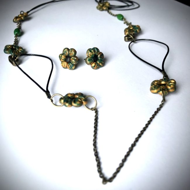 Set colier + cercei floricele verde cu auriu