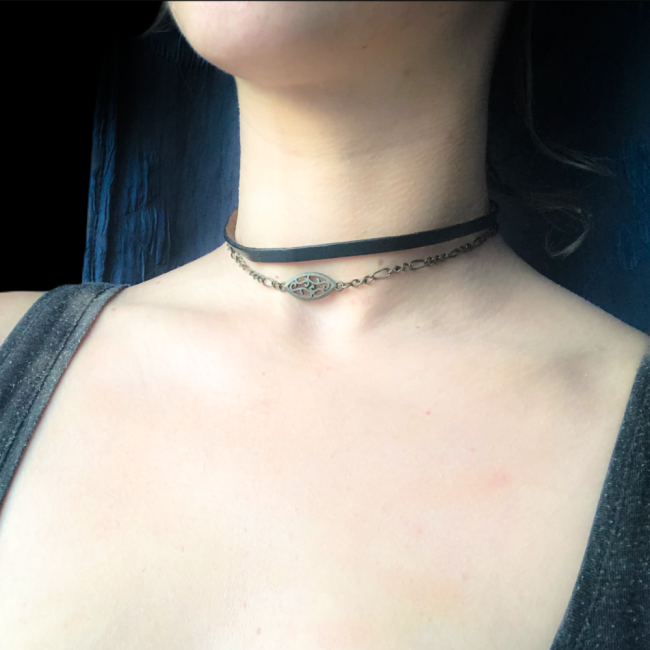 Choker din piele cu “ Medalion 2”