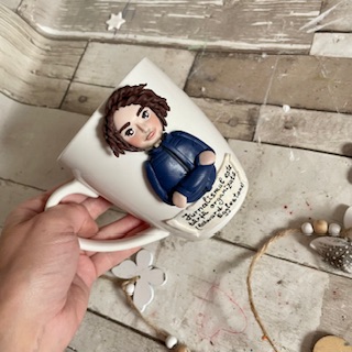 Cana decorata cu fimo “Jurnalism”